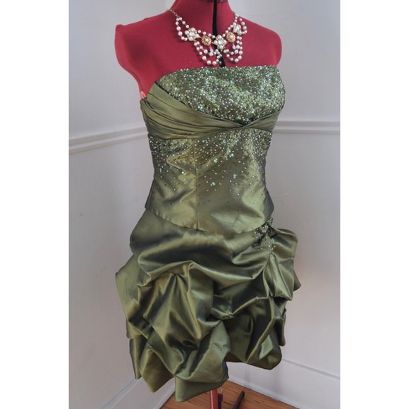 Prom Dress - Short - Picture 2 of 4